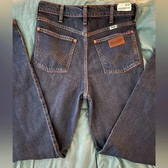 Brand new wrangler jeans dark wash high waisted flare bootcut style size 28x34! - Picture 4 of 11